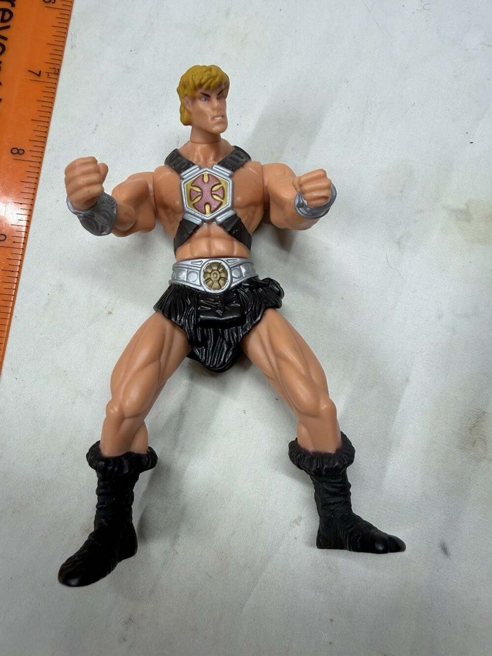 HE-MAN Masters of the Universe McDonalds Action Figure 2003 4-1/2" Mattel